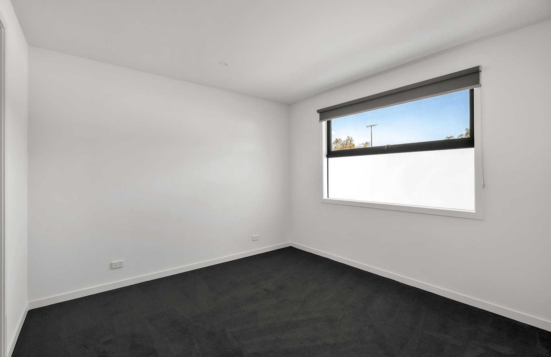 2/18 Mines Road, Ringwood image 3
