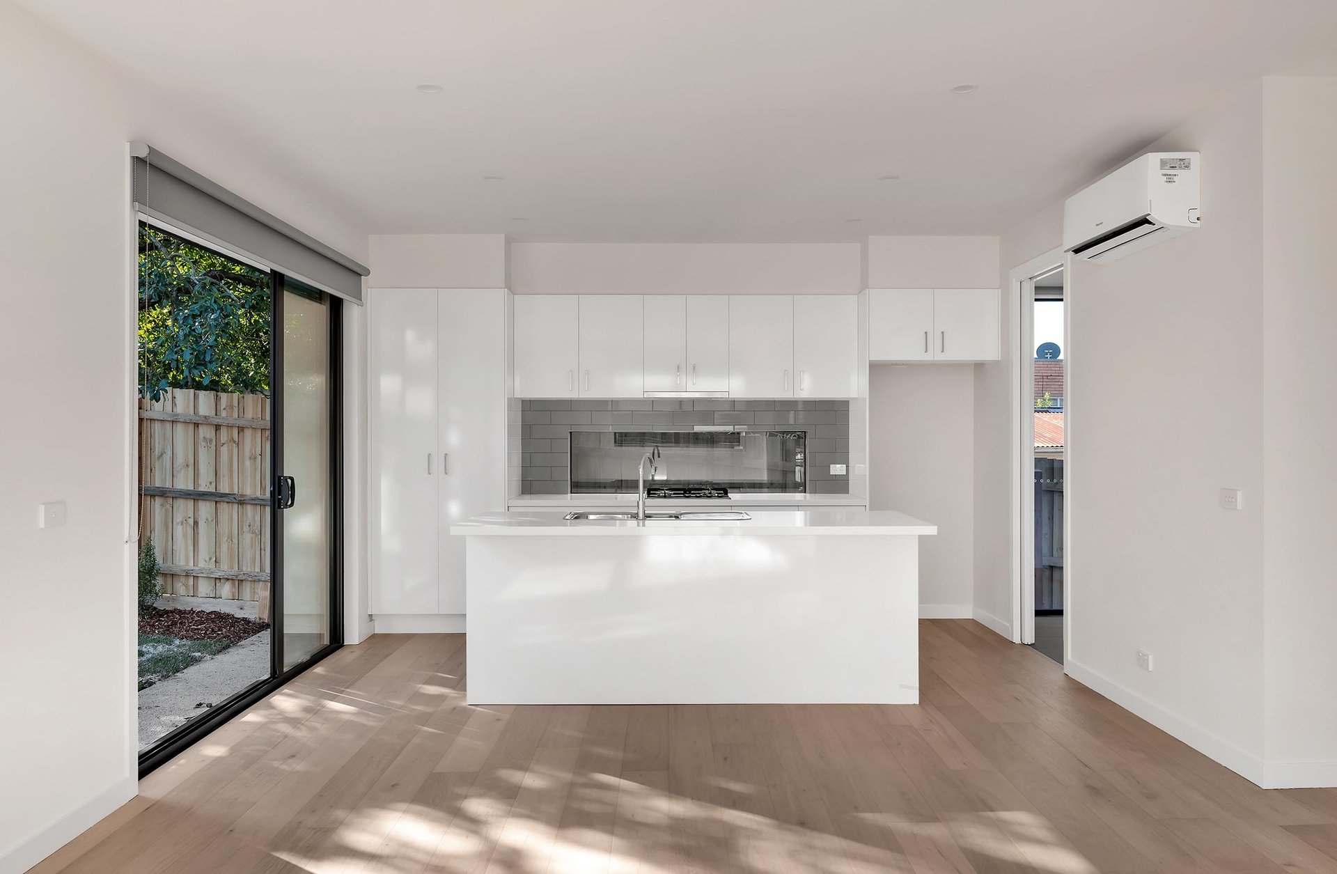 2/18 Mines Road, Ringwood image 8