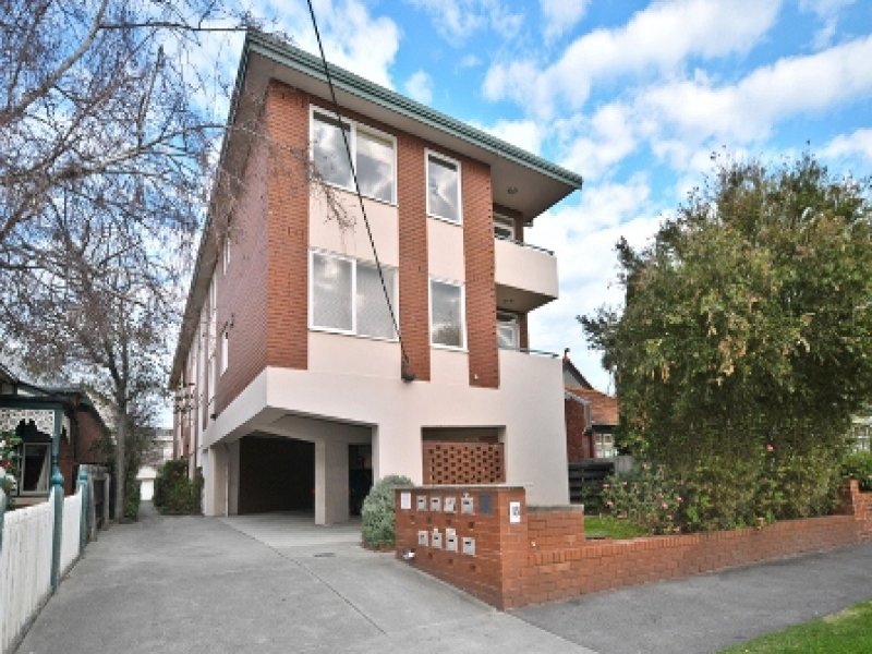 2/18 Patterson Street, Middle Park image 1