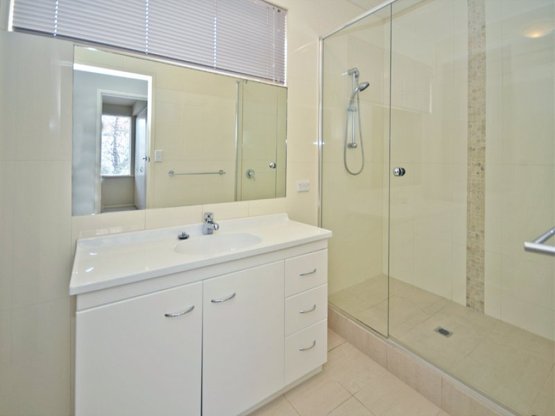 2/18 Patterson Street, Middle Park image 4