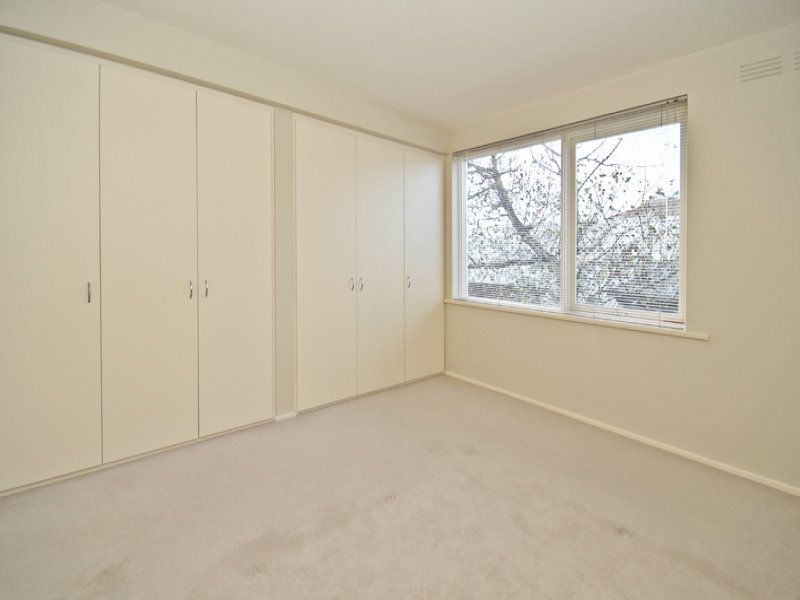 2/18 Patterson Street, Middle Park image 5