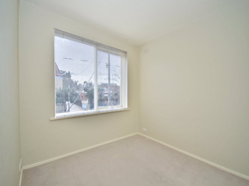 2/18 Patterson Street, Middle Park image 6