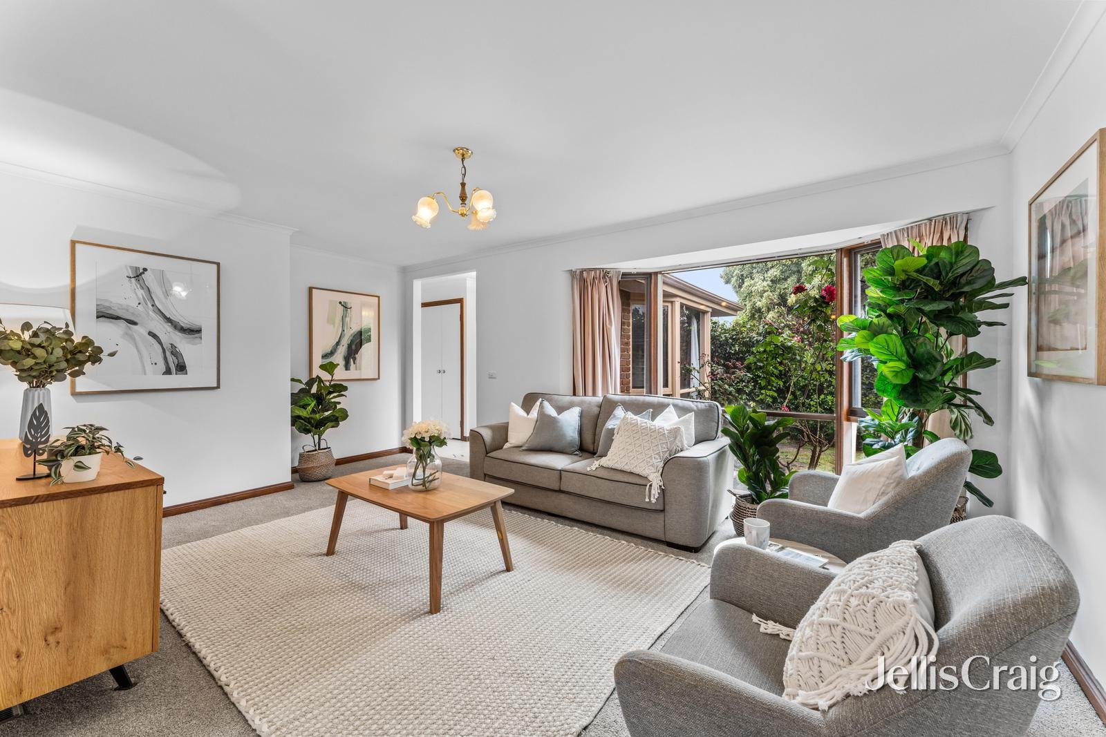 2/18 Peveril Street, Glen Waverley image 2