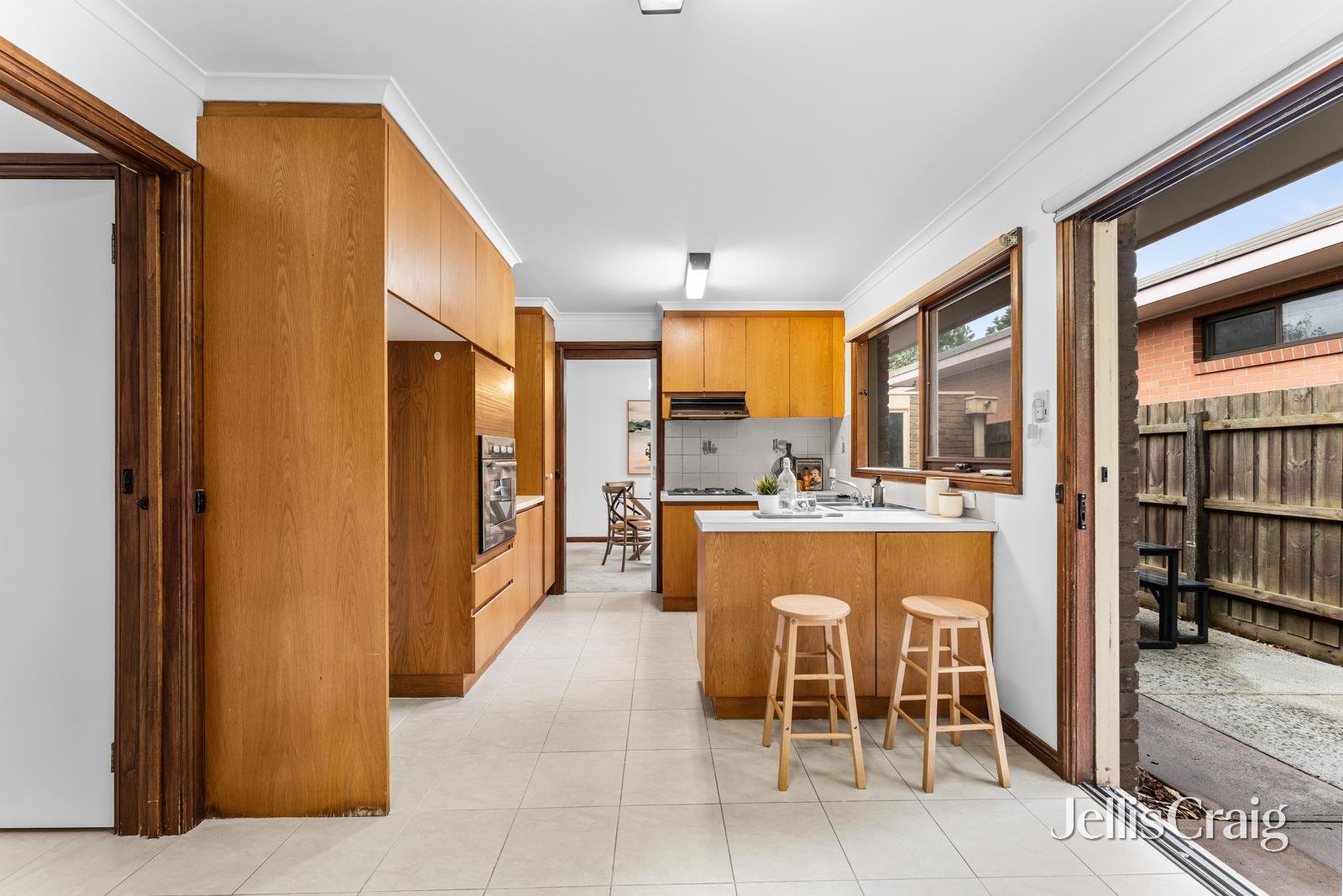 2/18 Peveril Street, Glen Waverley image 6