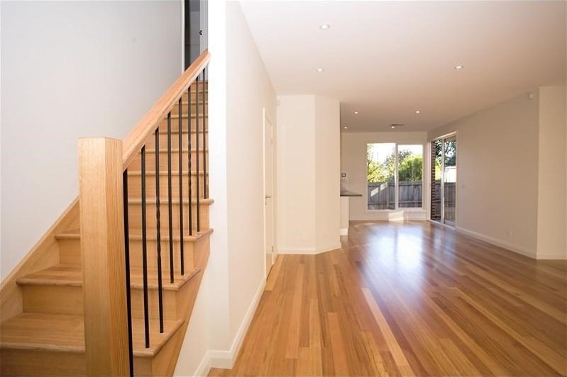 2/18 Shoobra Road, Elsternwick image 4