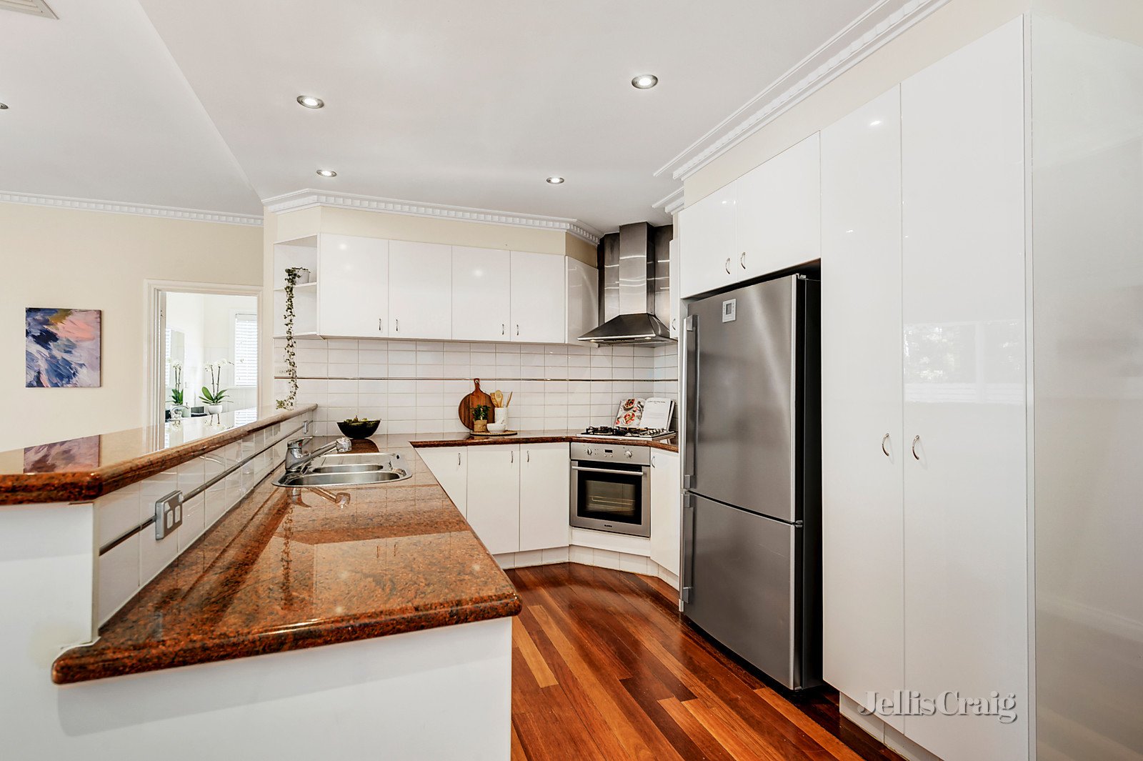 2/18 Sunhill Road, Templestowe Lower image 3