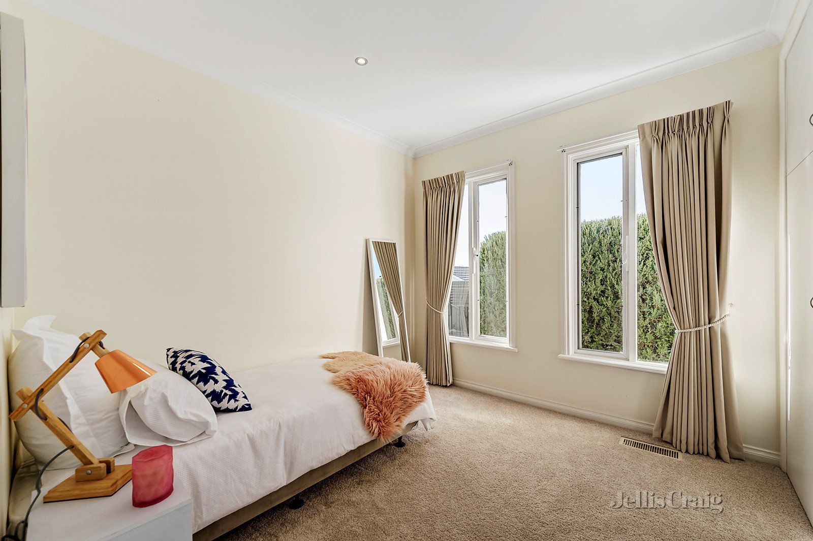 2/18 Sunhill Road, Templestowe Lower image 8