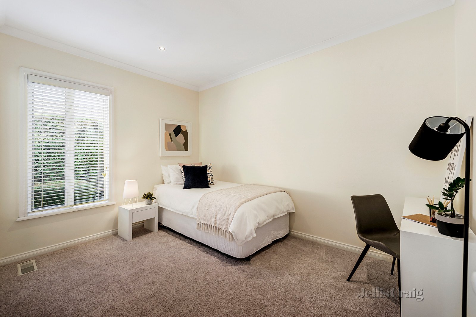 2/18 Sunhill Road, Templestowe Lower image 9