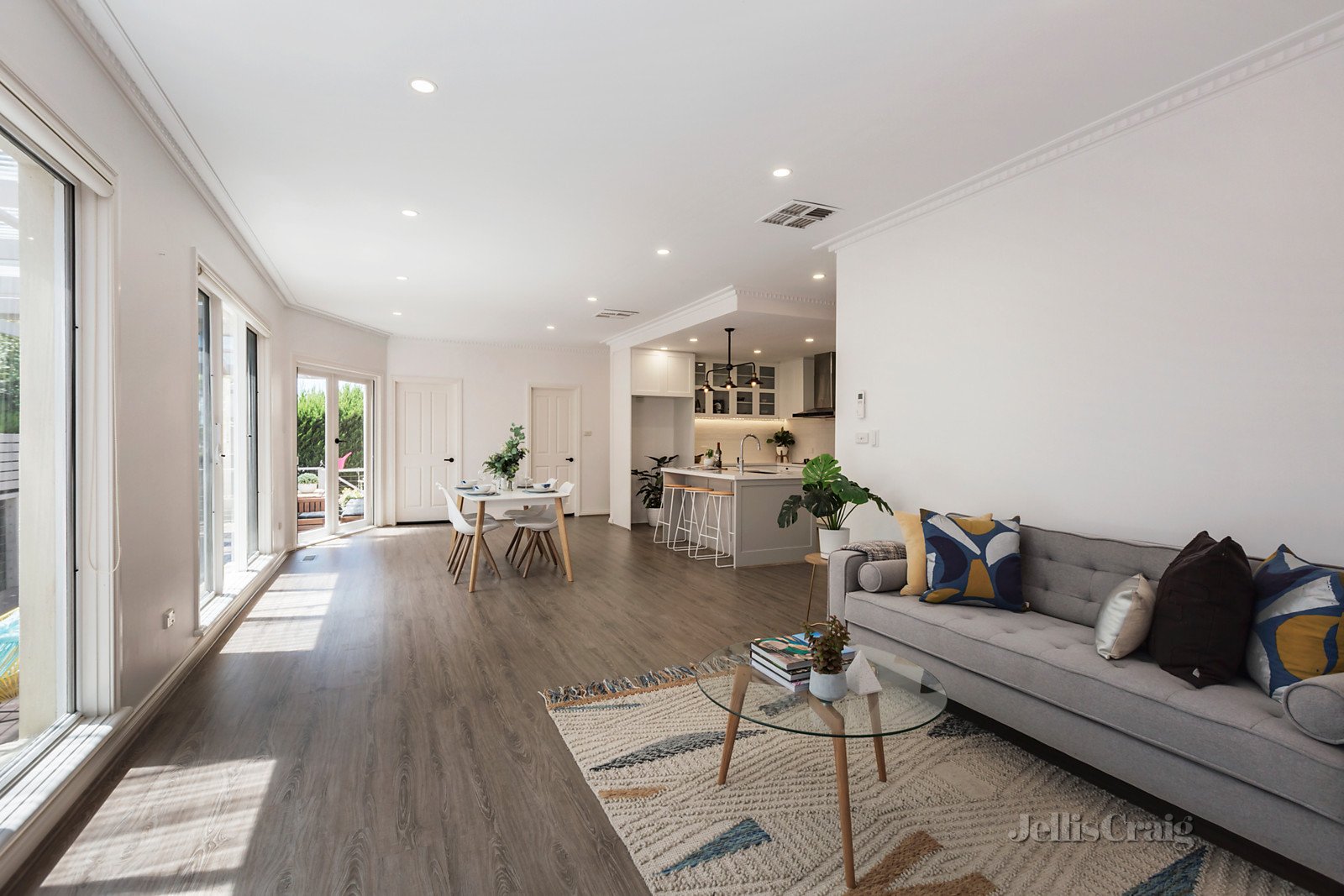 2/18 Sunhill Road, Templestowe Lower image 2
