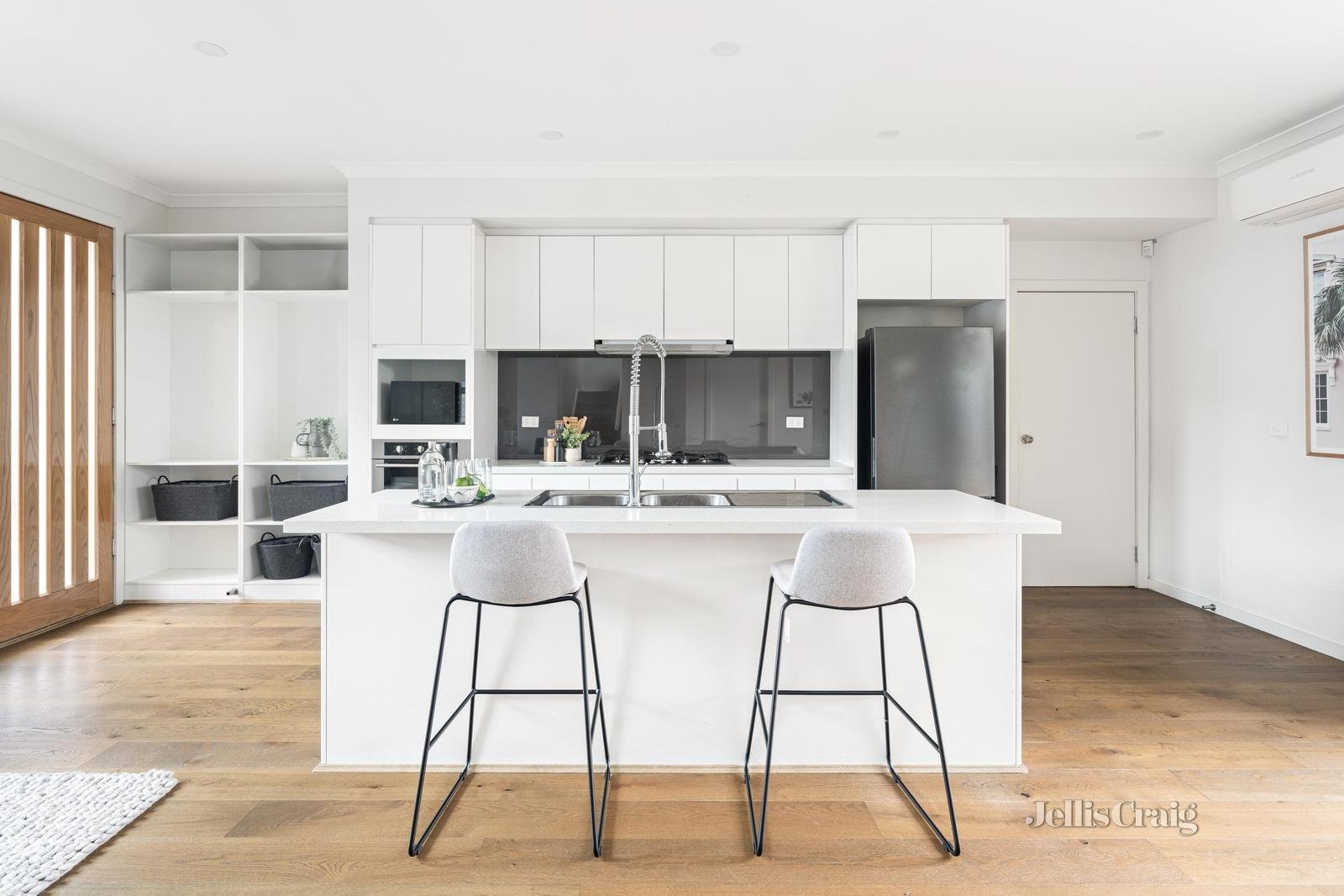 2/18 Swanston Street, Mentone image 6