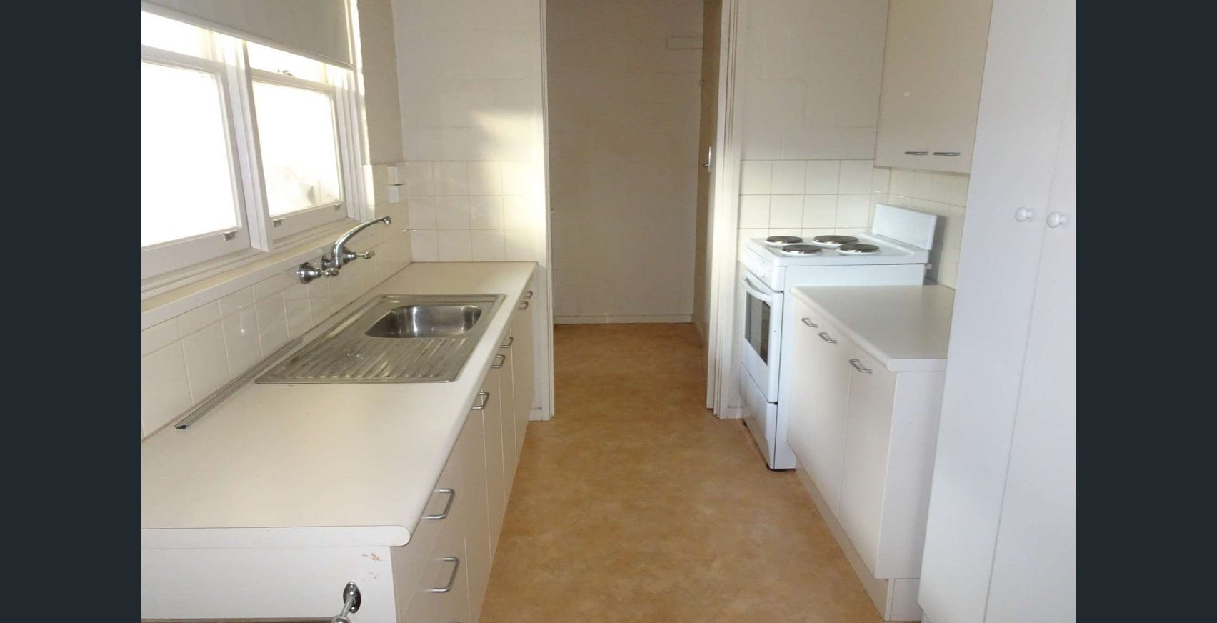 2/18 Talbot Avenue, Balwyn image 2