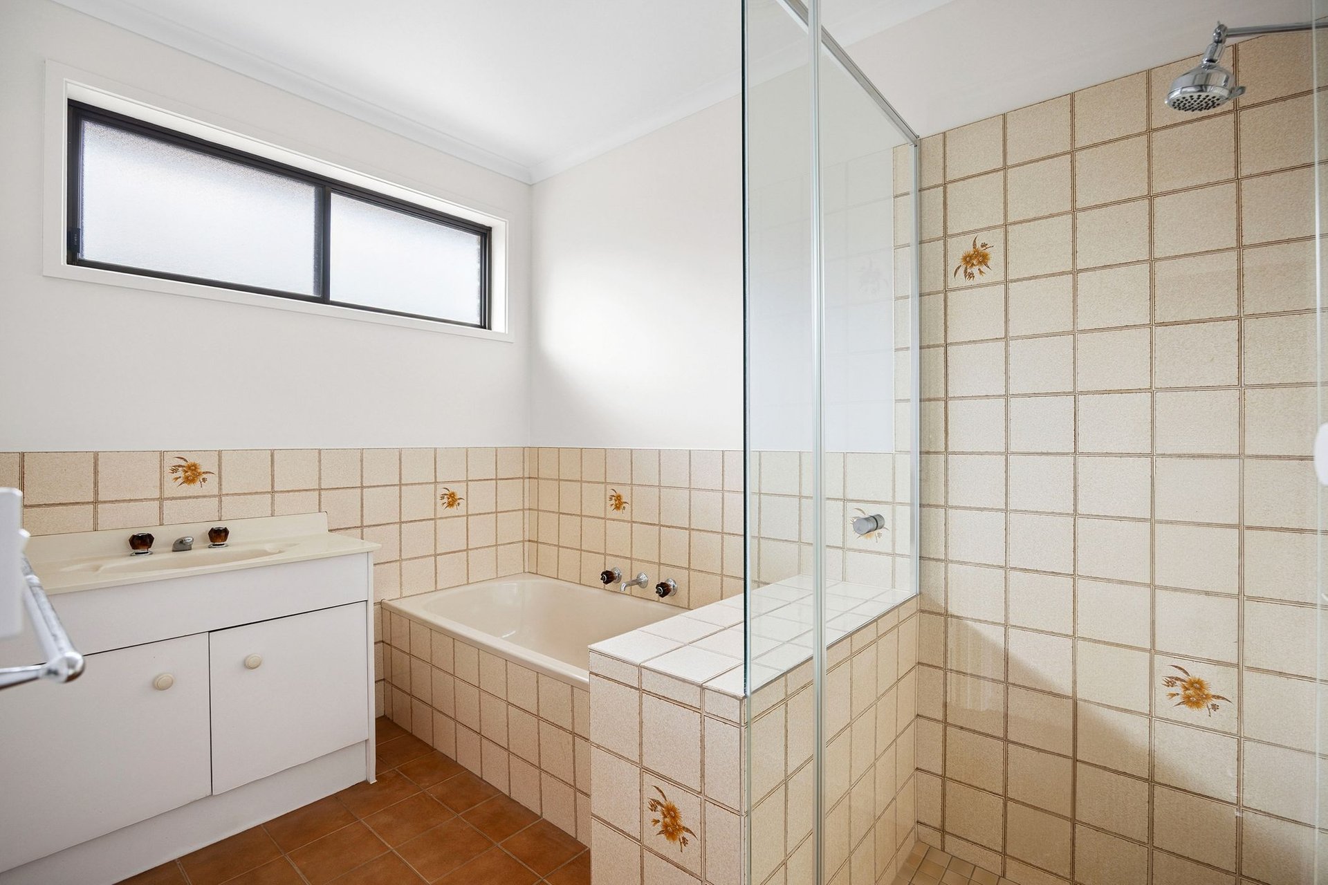 2/18 The Avenue, Belmont image 6