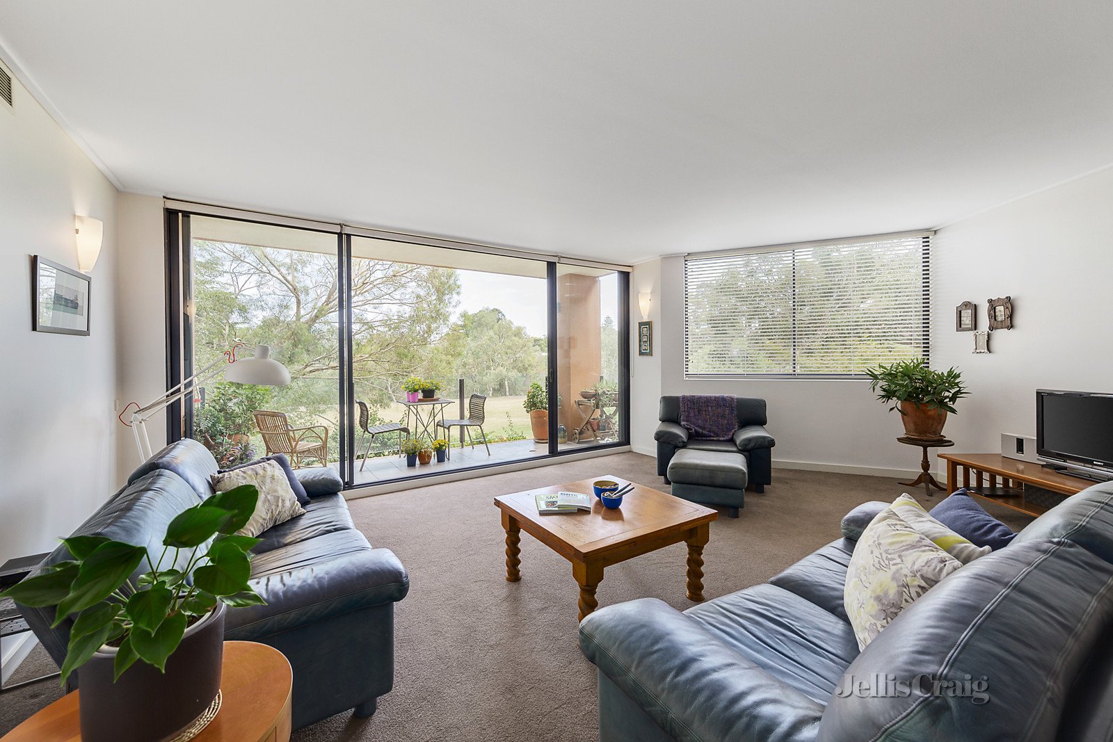 21/8 Wallen Road, Hawthorn image 2