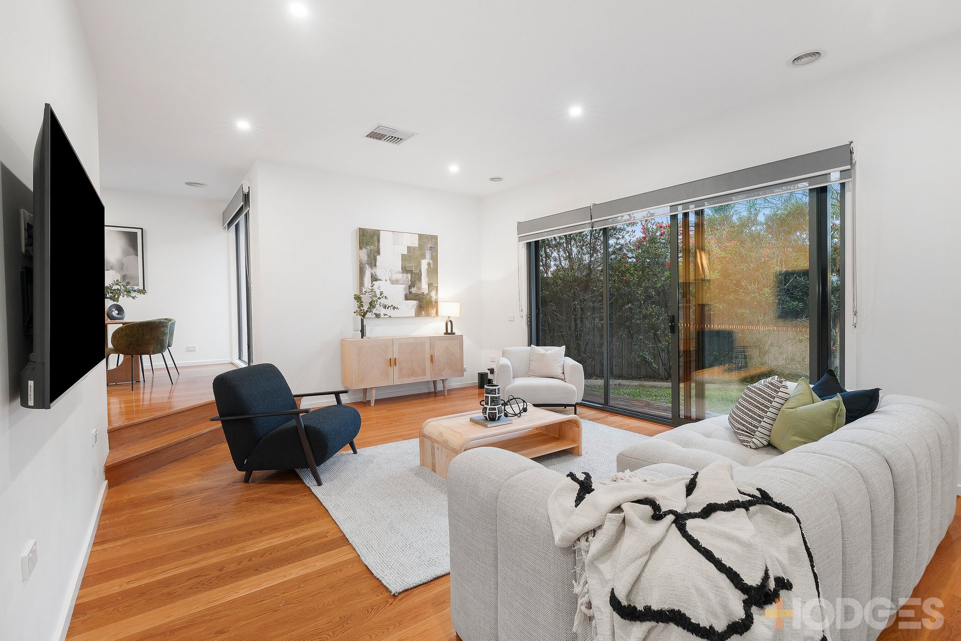 2 / 18 Wilson Street Cheltenham