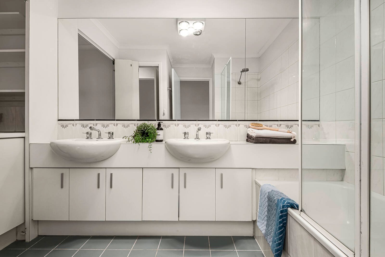 Property Gallery Thumbnail 8