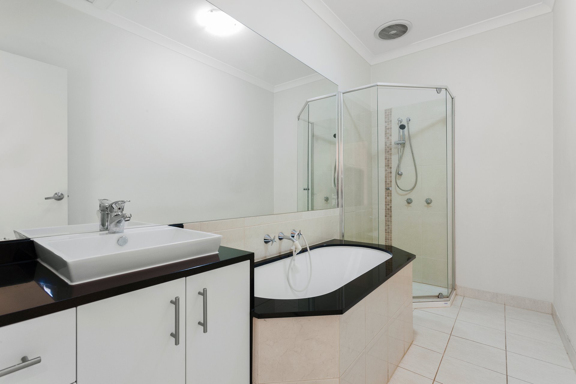 2/1805 Dandenong Road, Oakleigh East image 5