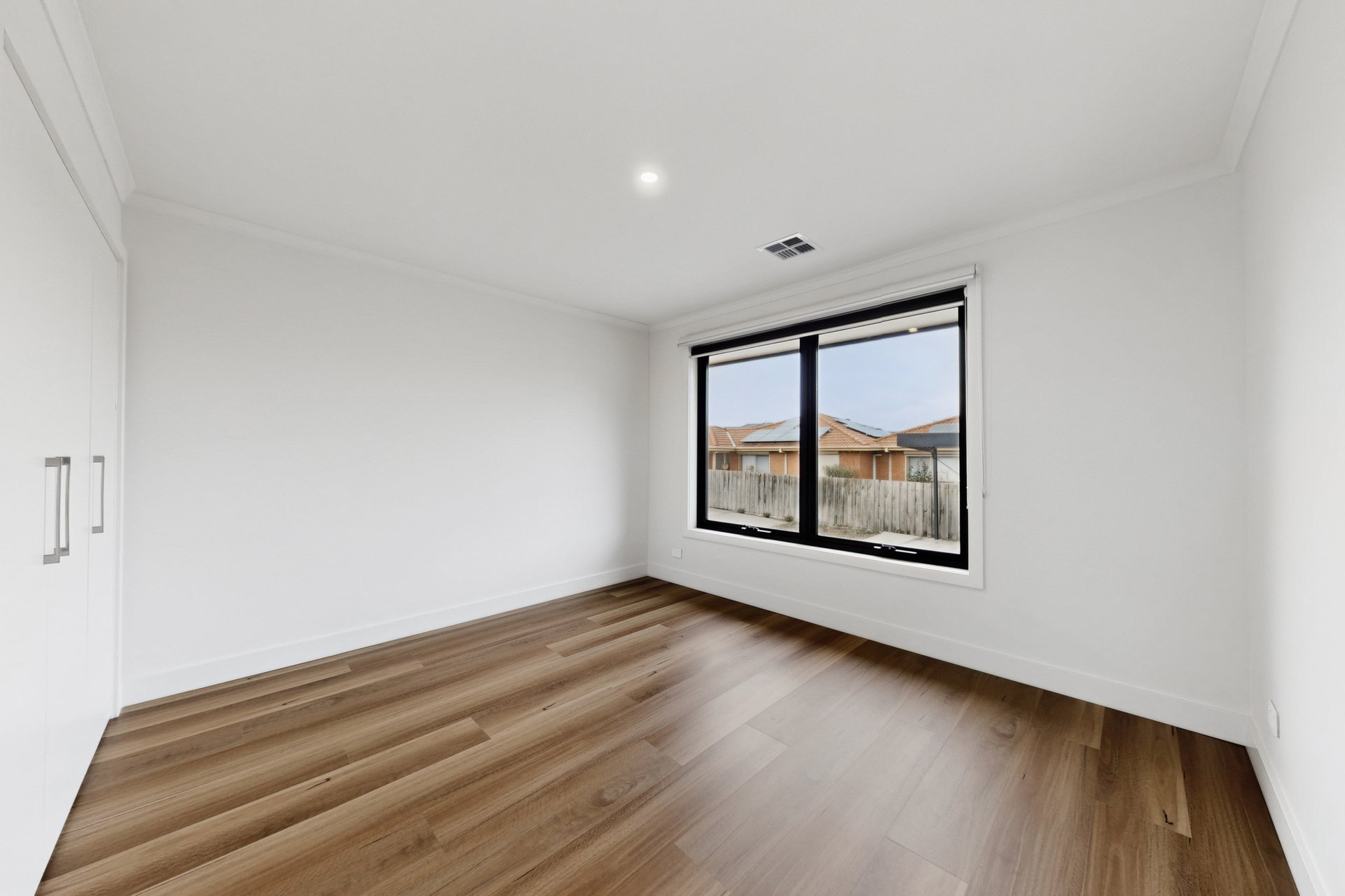 2/183 Carinish Road, Clayton image 9