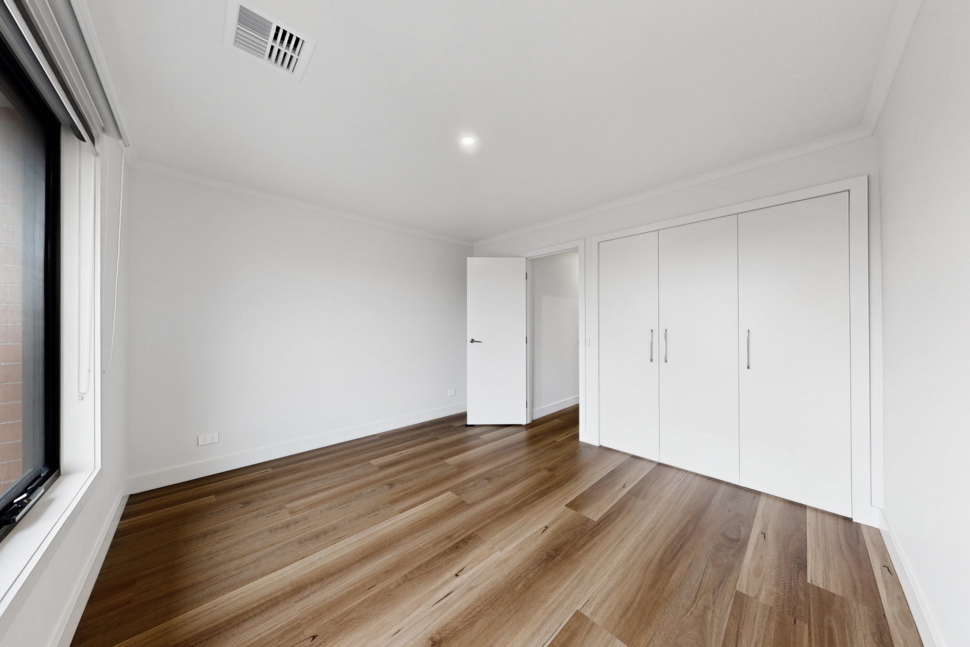 2/183 Carinish Road, Clayton image 10