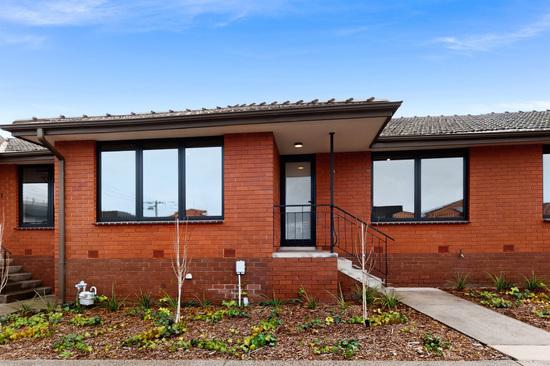 2/183 Carinish Road, Clayton image 1