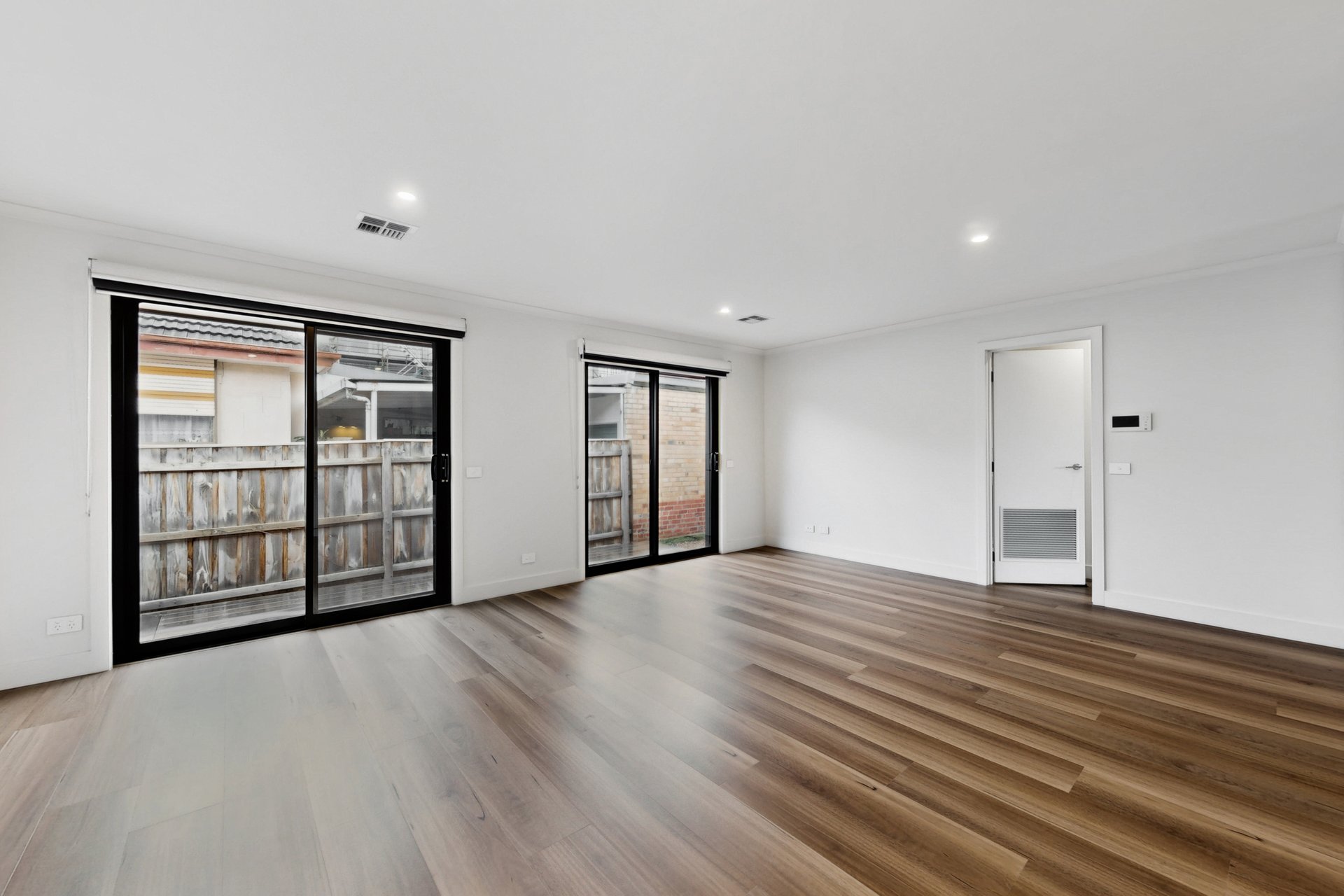 2/183 Carinish Road, Clayton image 8