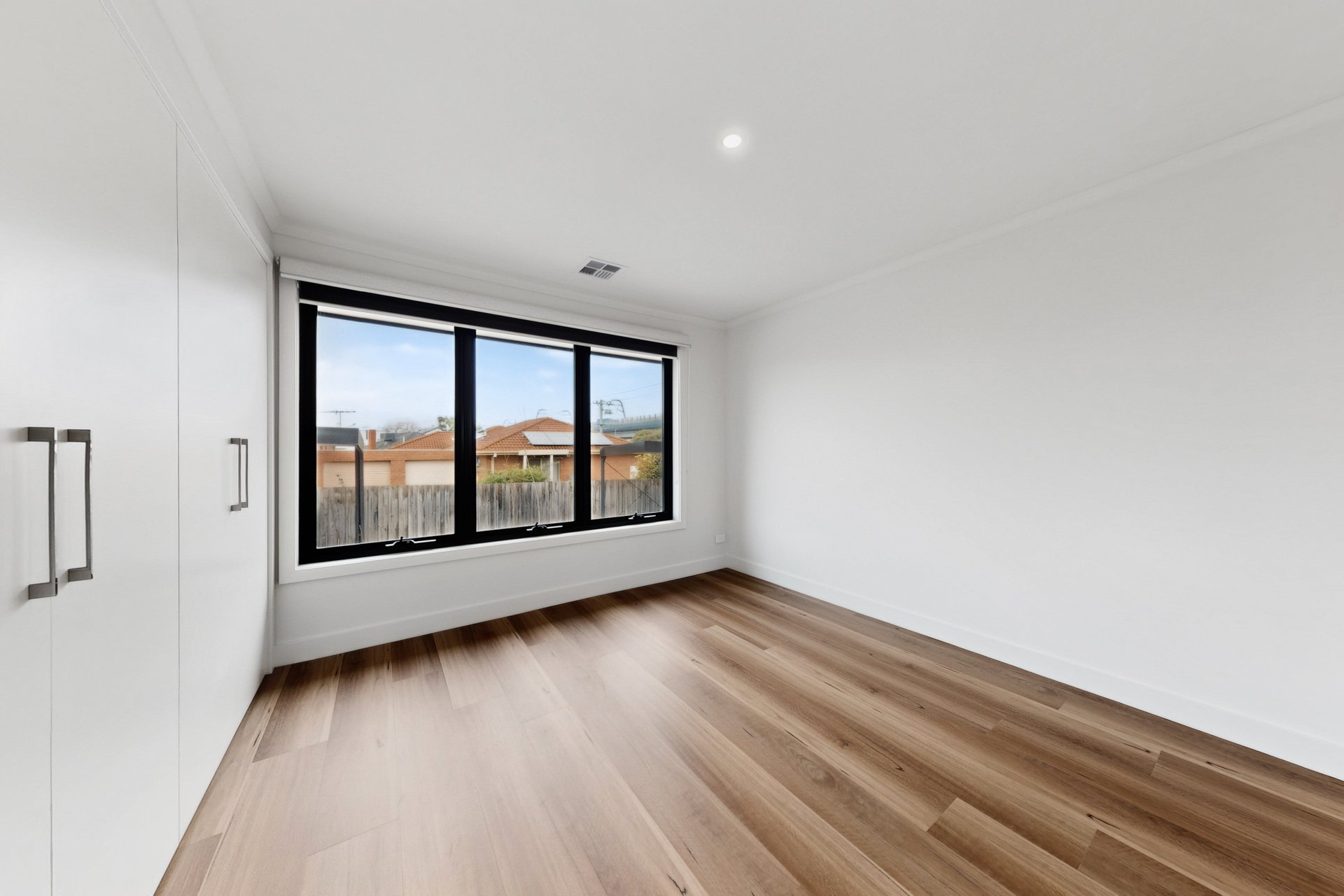 2/183 Carinish Road, Clayton image 6