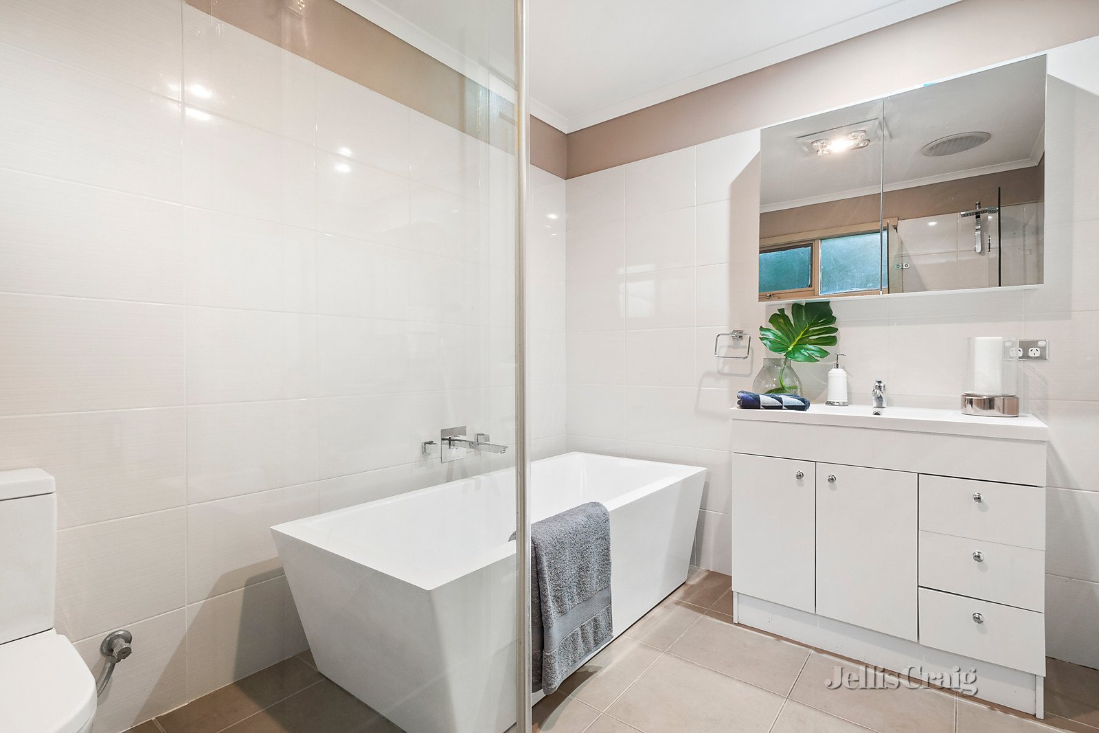 2/183 Ryans Road, Eltham North image 5