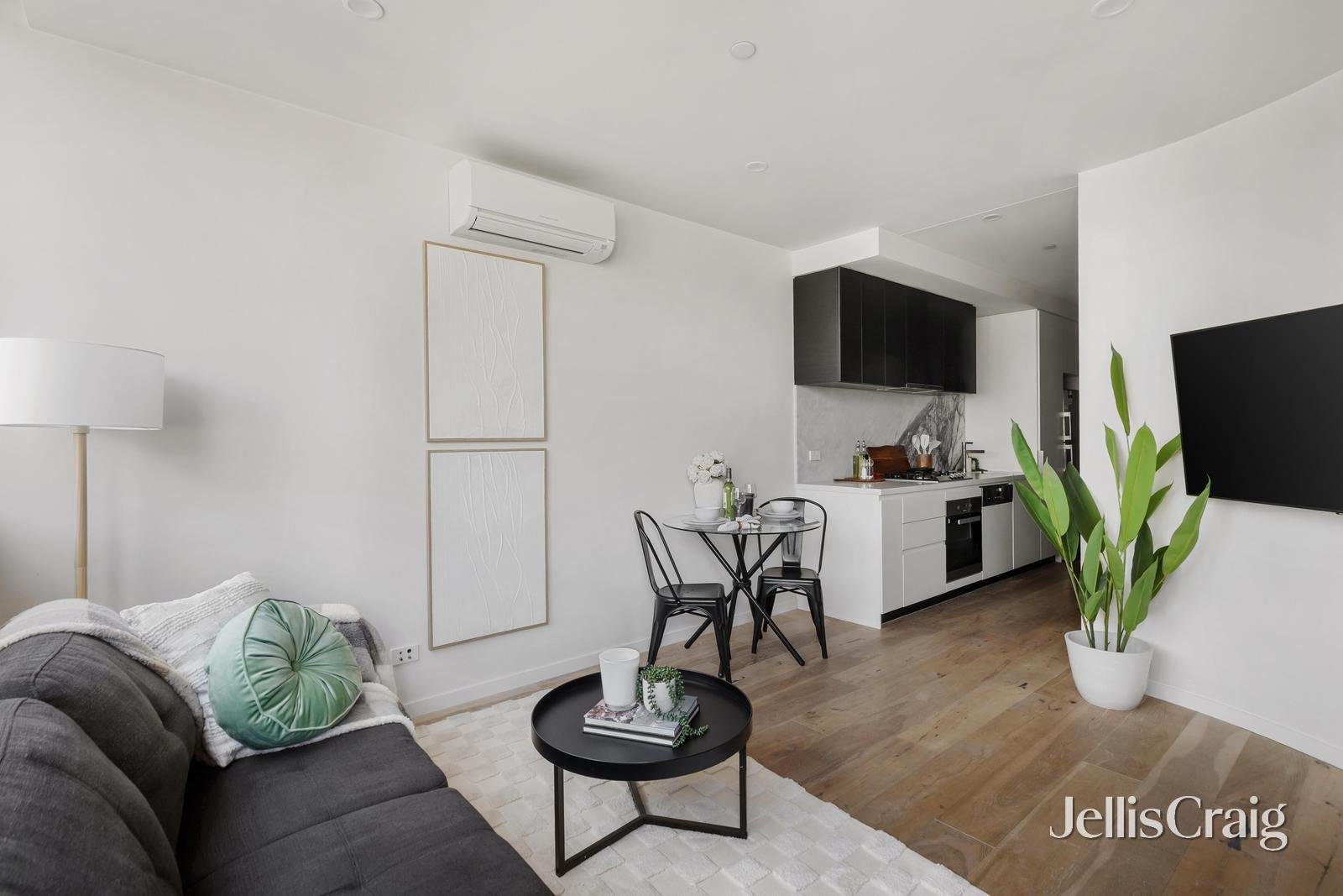 218/347 Camberwell Road, Camberwell image 2