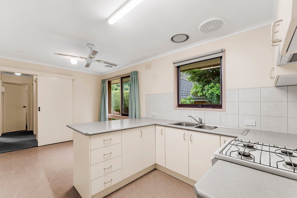 2/184 Bedford Road, Heathmont image 3