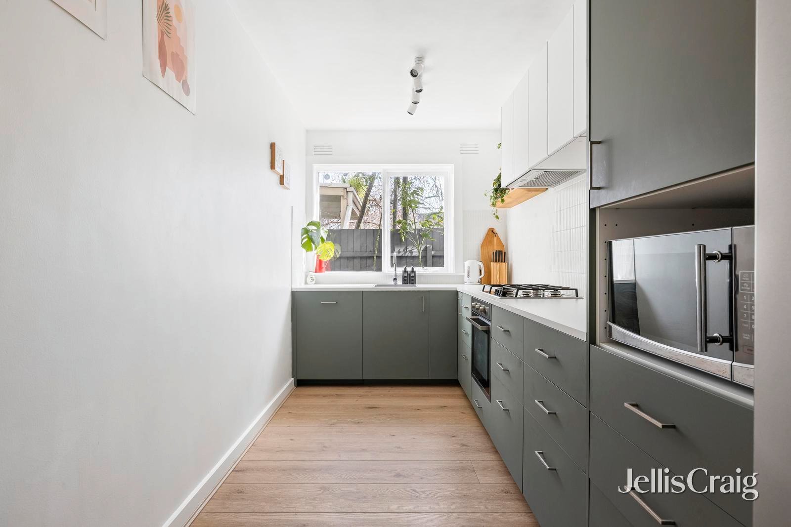 2/184 Neerim Road, Carnegie image 6