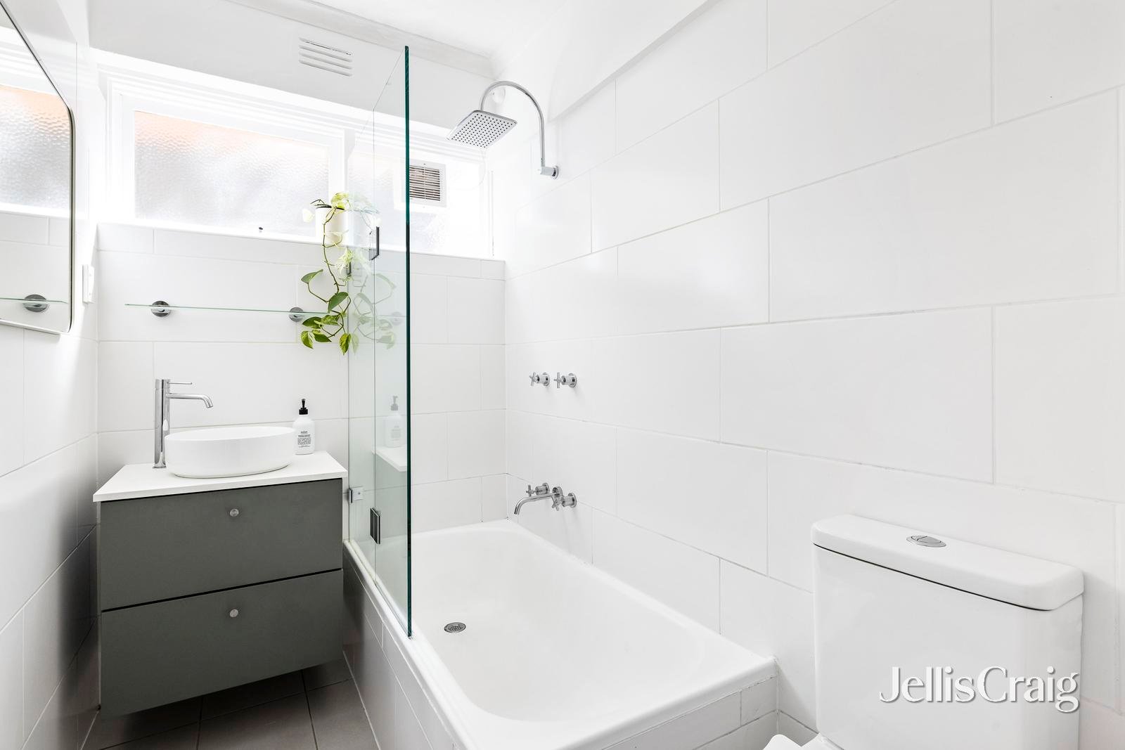 2/184 Neerim Road, Carnegie image 9