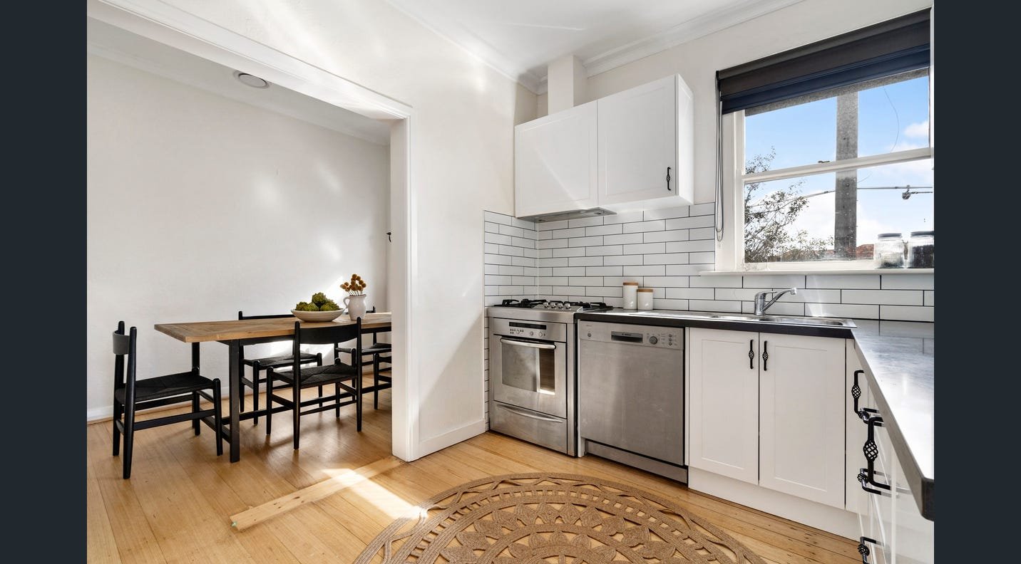 2/185 Ormond Road, Elwood image 5