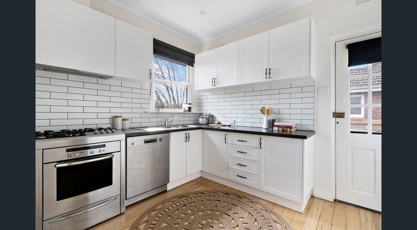 2/185 Ormond Road, Elwood image 6