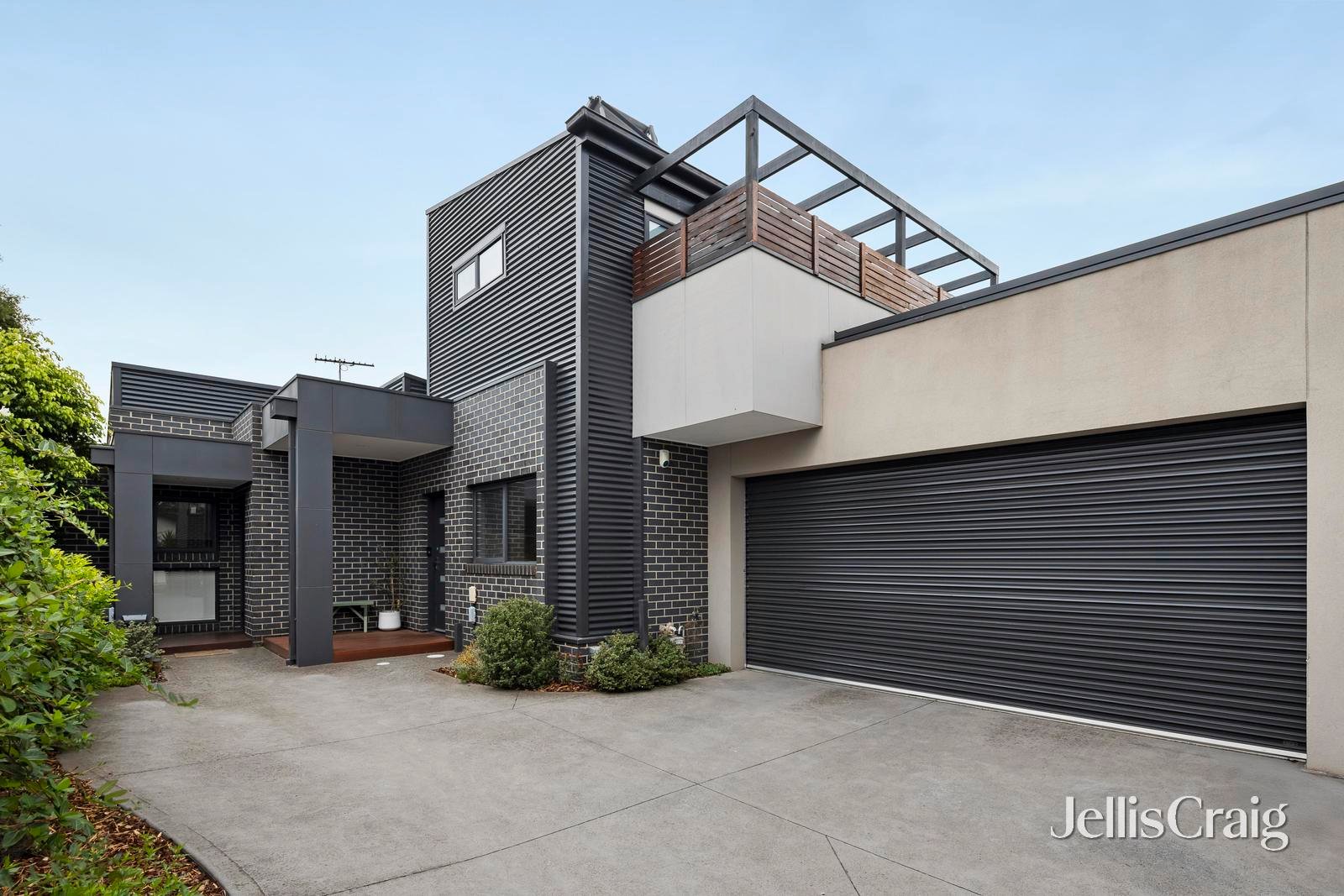 2/185 Separation Street, Northcote image 1