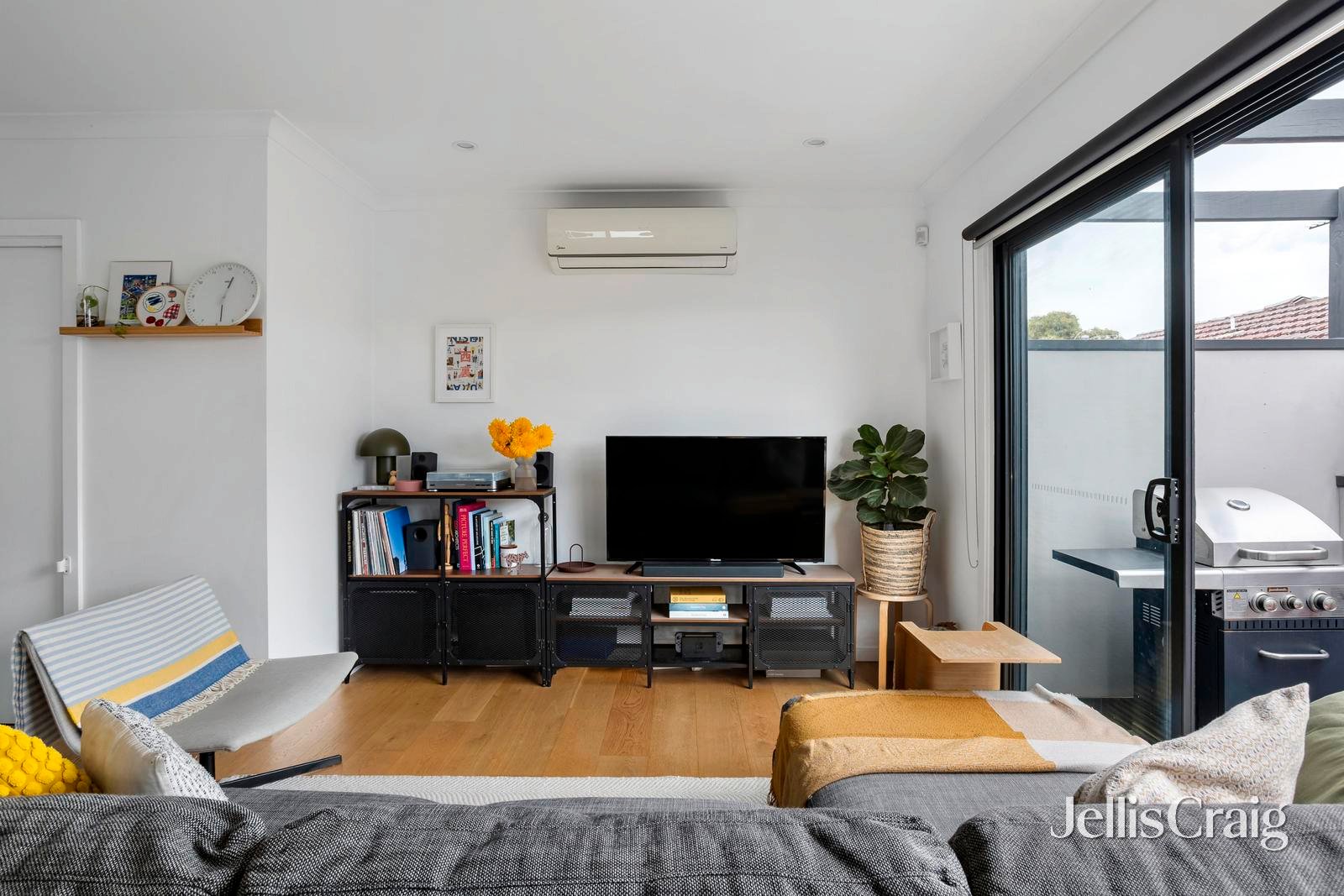 2/185 Separation Street, Northcote image 5