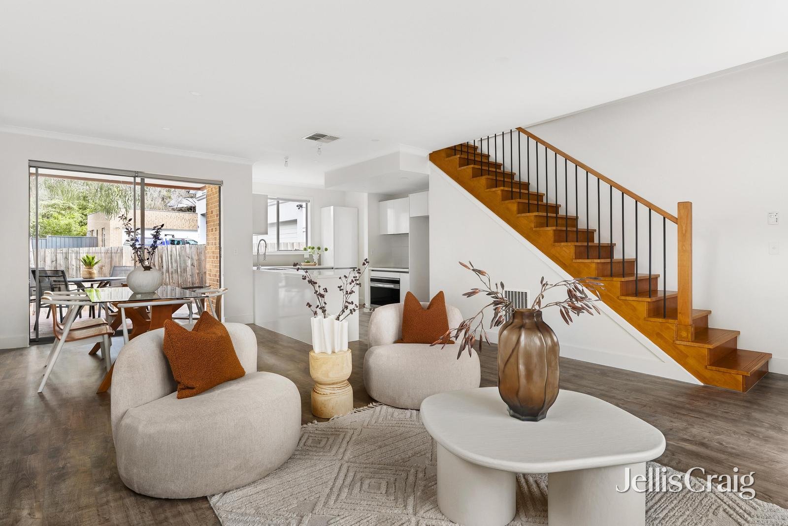 2/185 St Helena Road, Greensborough image 2