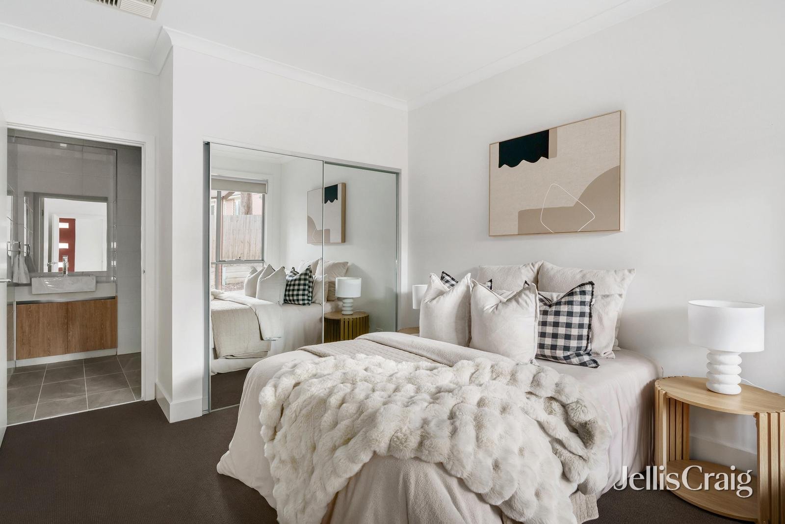 2/185 St Helena Road, Greensborough image 9