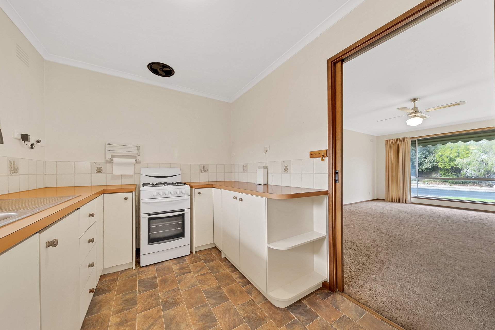 2/186 Wilsons Road, Whittington image 2