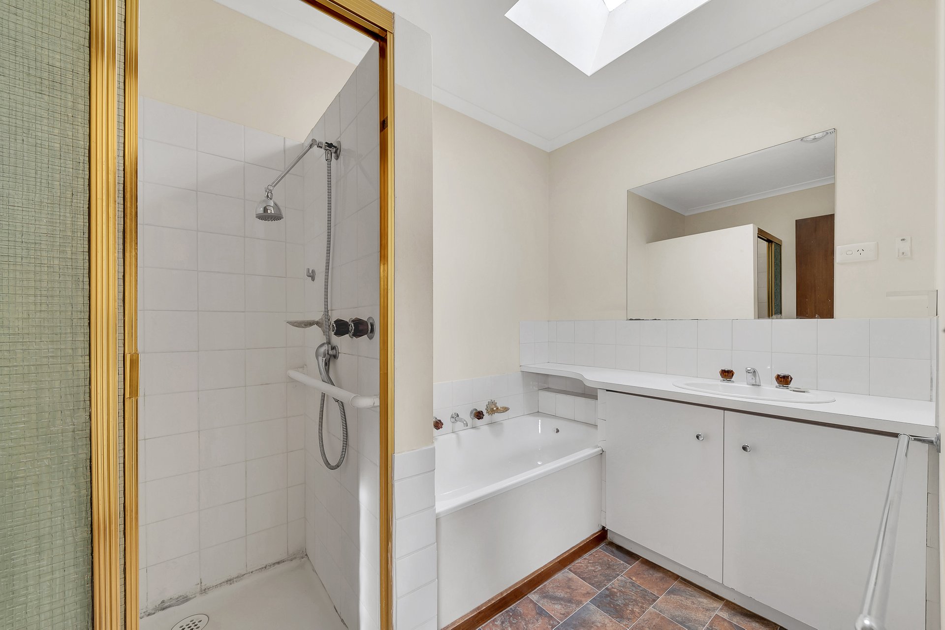 2/186 Wilsons Road, Whittington image 3