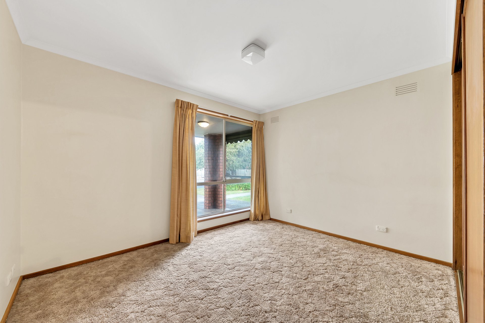 2/186 Wilsons Road, Whittington image 4