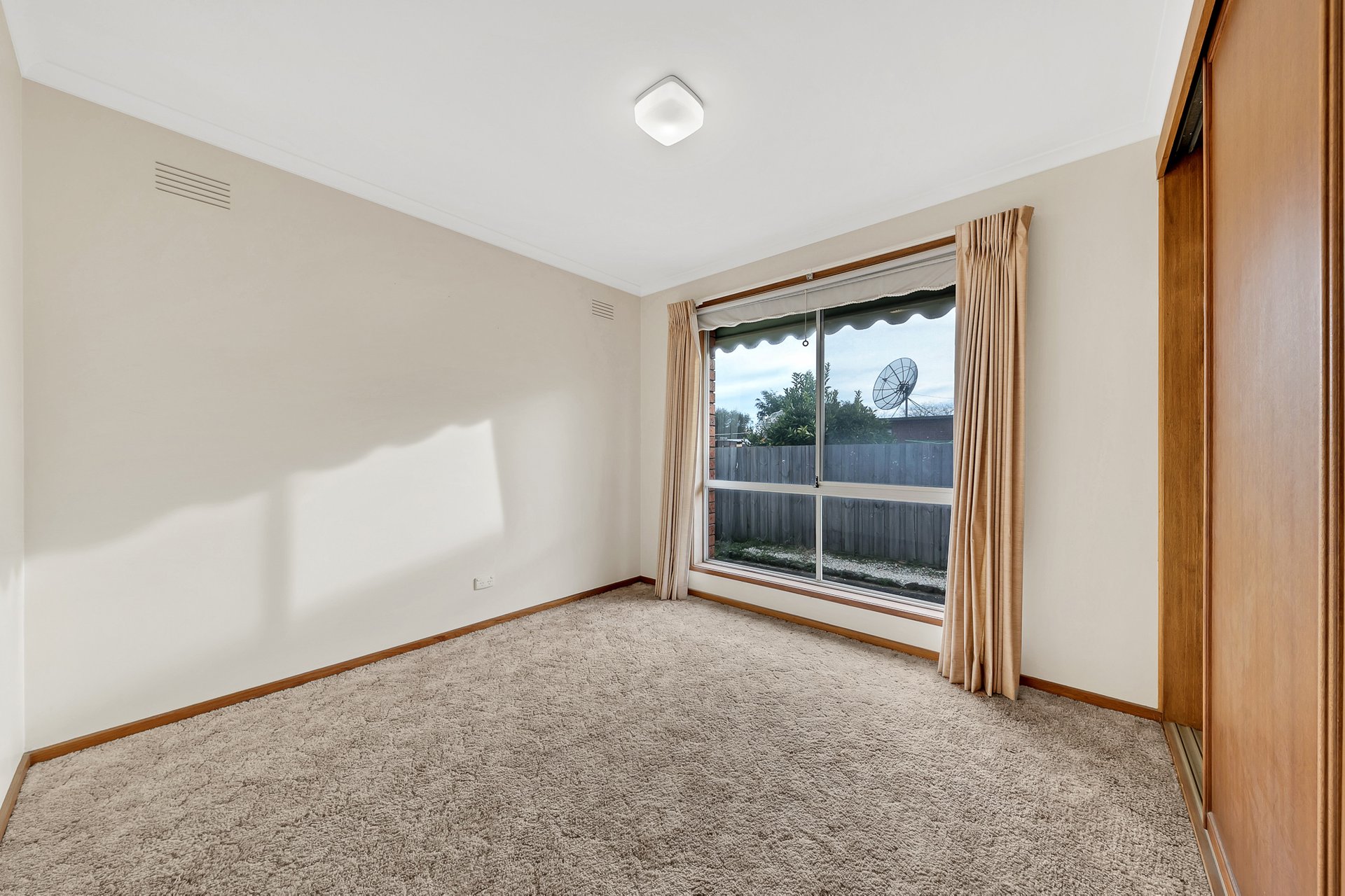 2/186 Wilsons Road, Whittington image 8