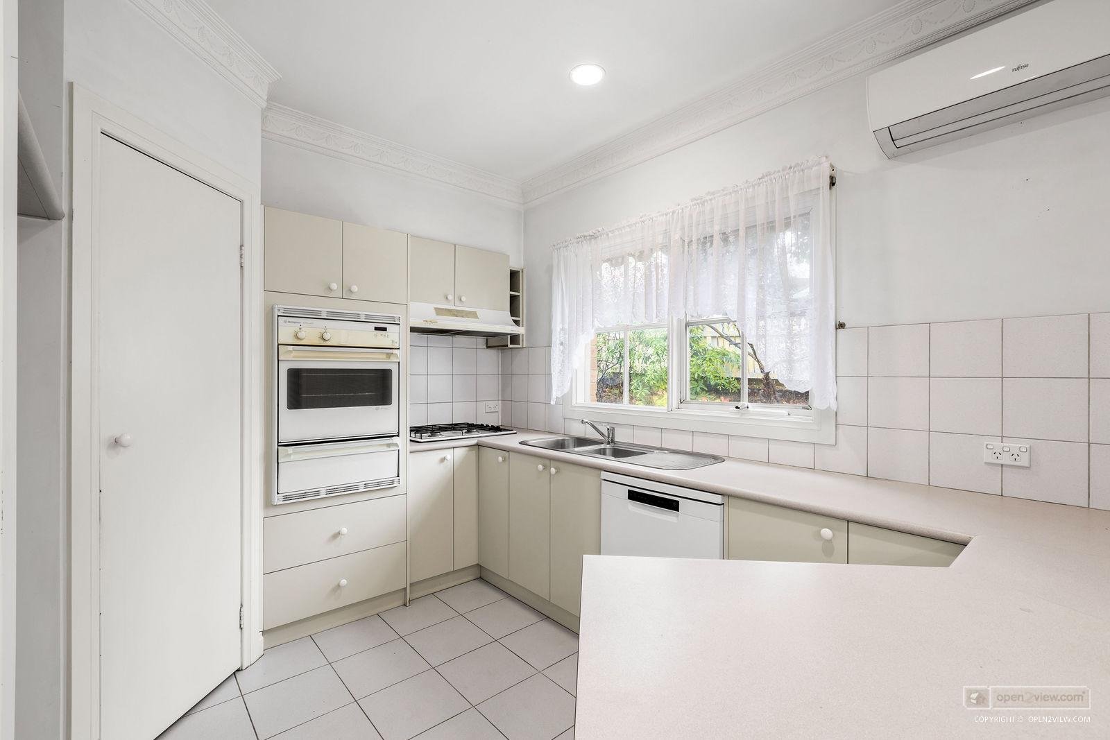 2/189 Mt Pleasant Road, Highton image 4