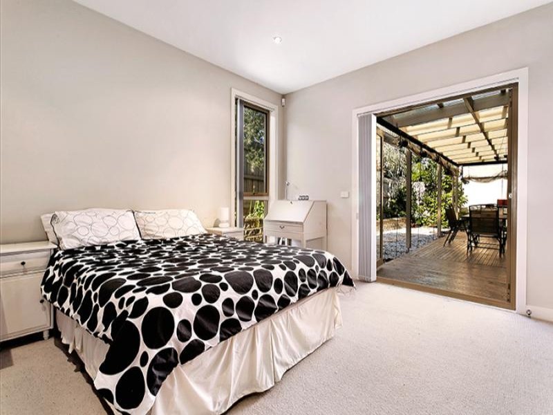2/19 Barcelona Street, Box Hill image 4