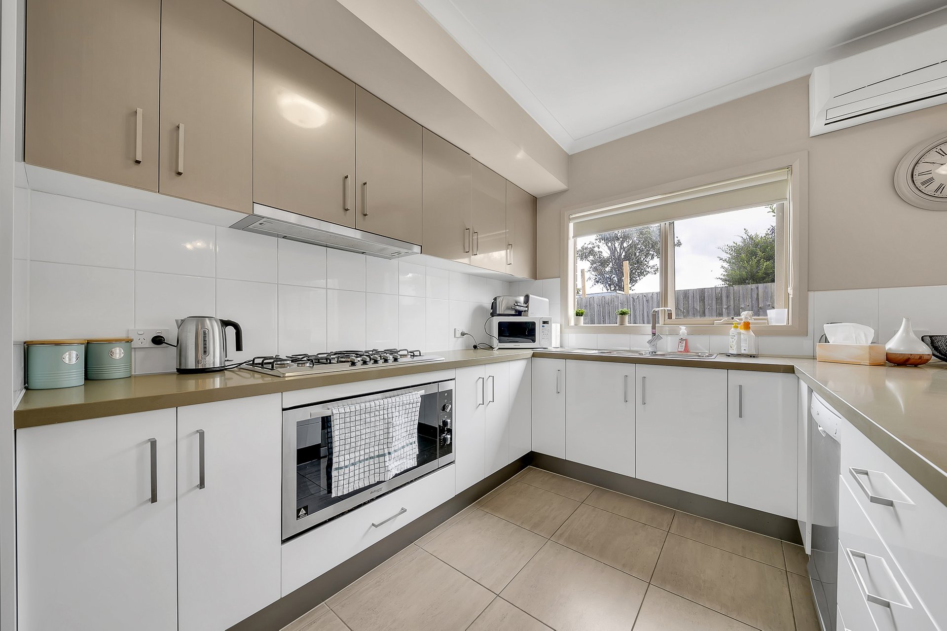2/19 Bromley Street, Thomson image 2