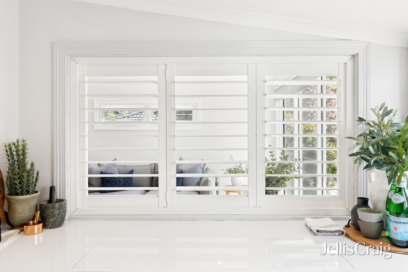 219 Clayton Street, Canadian image 4