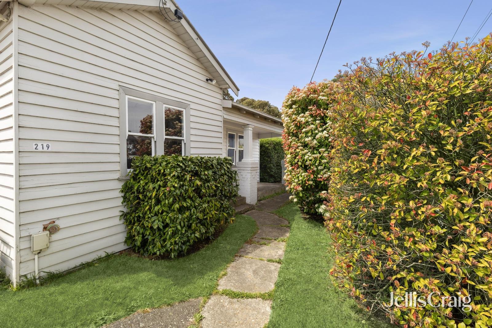 219 Clayton Street, Canadian image 6