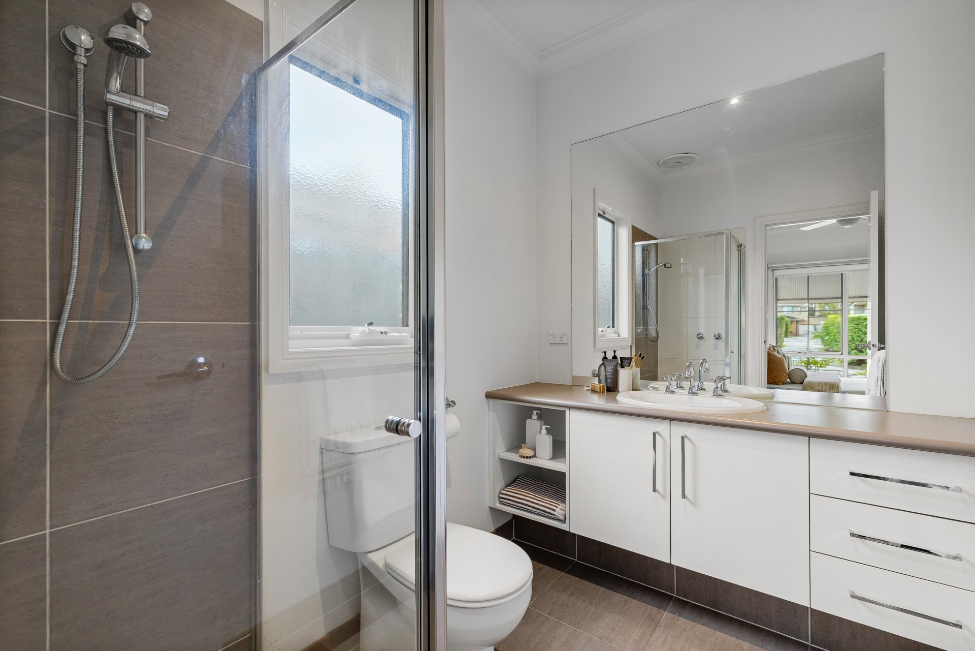 2/19 Como Court, Dromana image 8