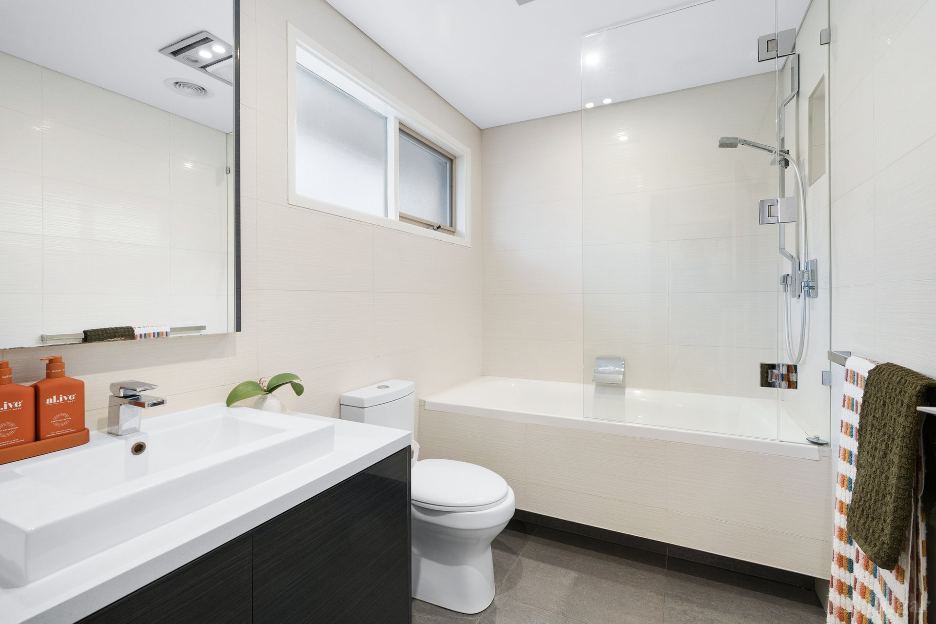 Property Gallery Thumbnail 13