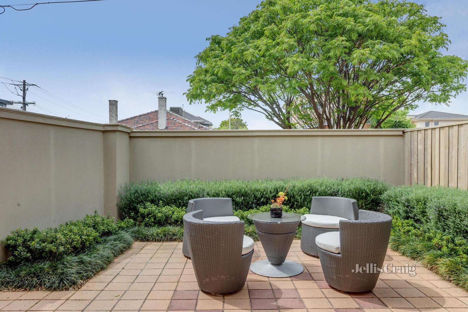 2/19 Gray Street, Bentleigh East image 2