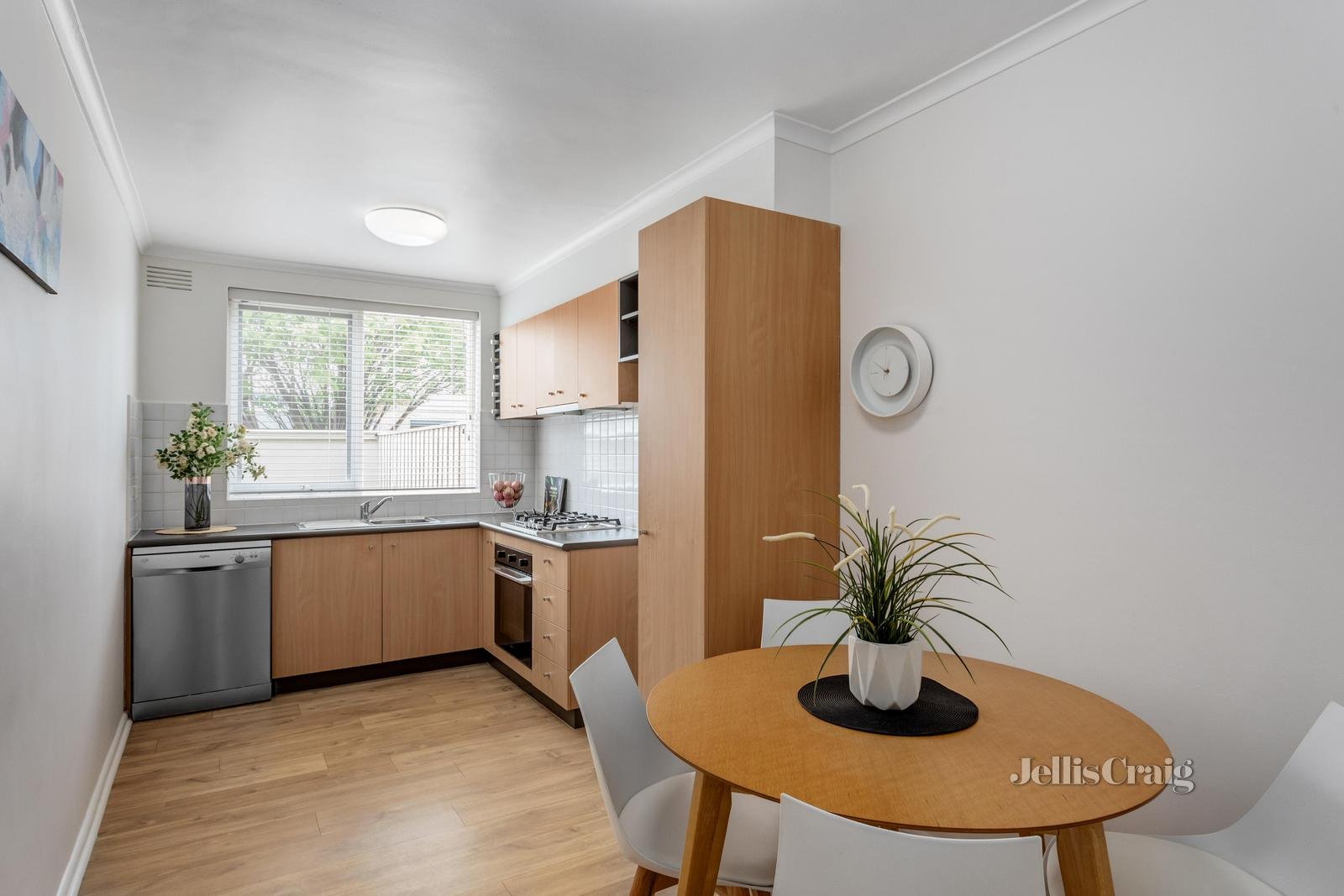2/19 Gray Street, Bentleigh East image 4