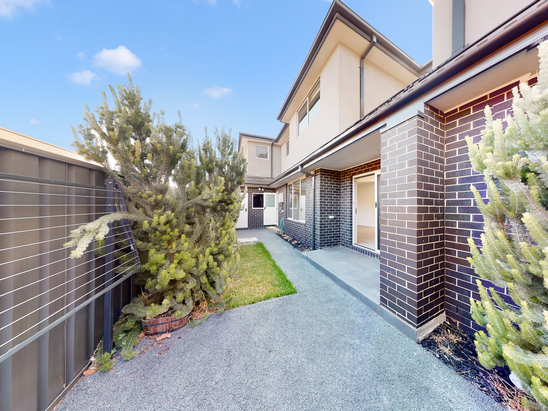 2/19 Green Street, Airport West image 2